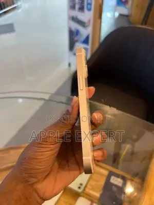 Apple iPhone 14 (Used)
