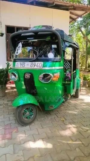 Bajaj RE 2010