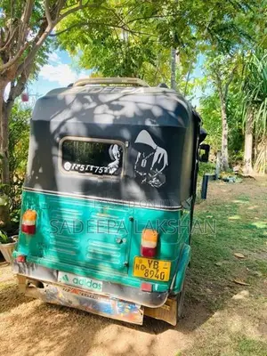 Bajaj RE 2010