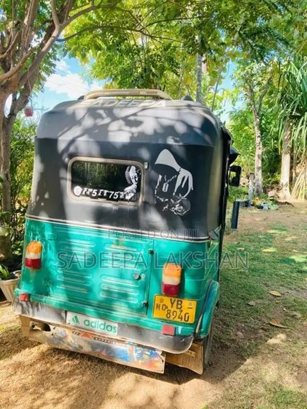 Bajaj RE 2010