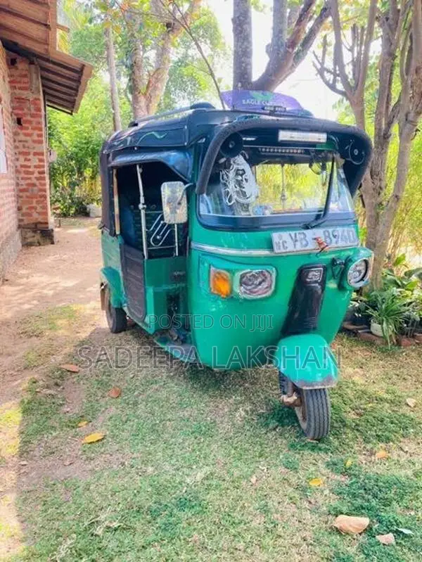 Bajaj RE 2010