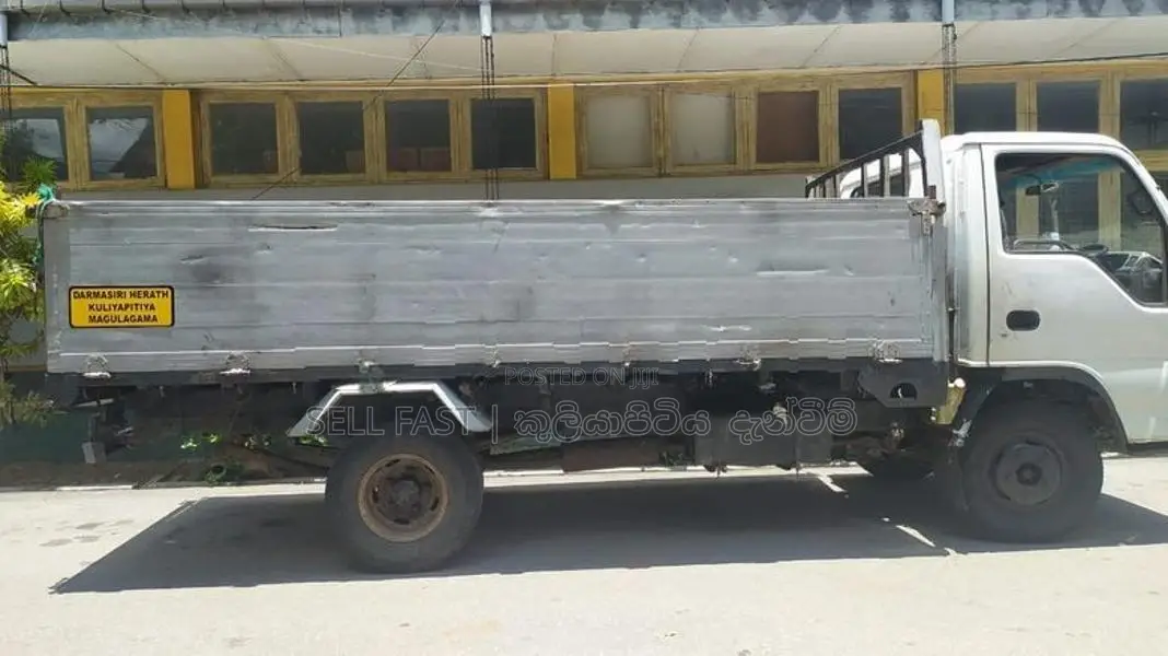 Isuzu Elf 14.5 Lorry 1985