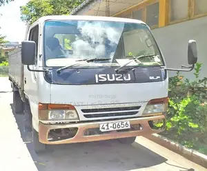 Isuzu Elf 14.5 Lorry 1985