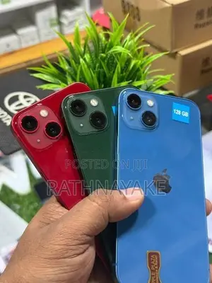 Apple iPhone 13 (Used)