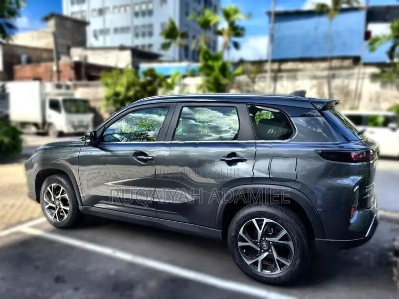 Toyota UrbanCruiser Hyryder 2025