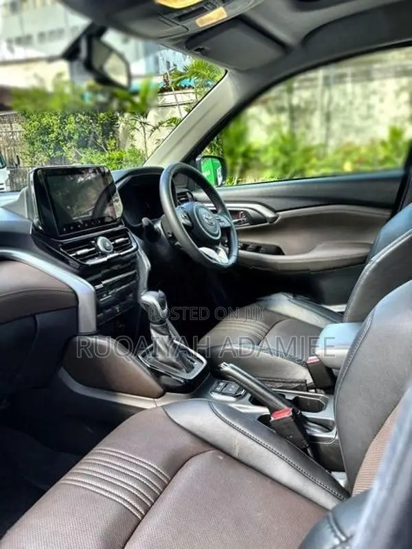 Toyota UrbanCruiser Hyryder 2025