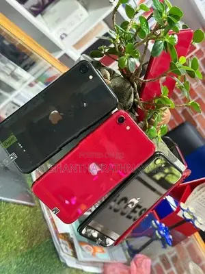 Apple iPhone SE 2 (Used)