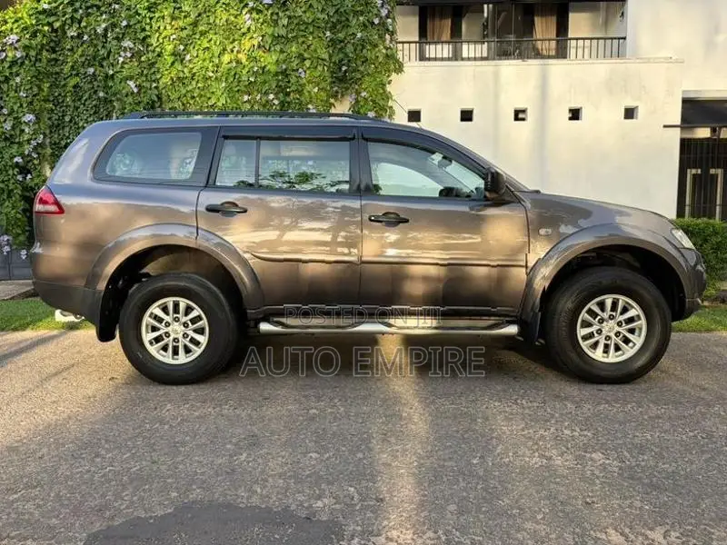 Mitsubishi Montero Sport 2014 Facelift