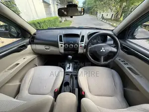 Mitsubishi Montero Sport 2014 Facelift