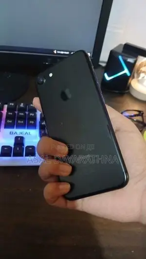 Apple iPhone 7 (Used)