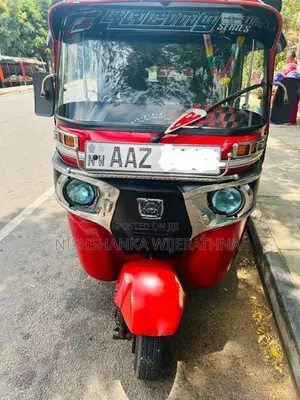 Bajaj RE 2015