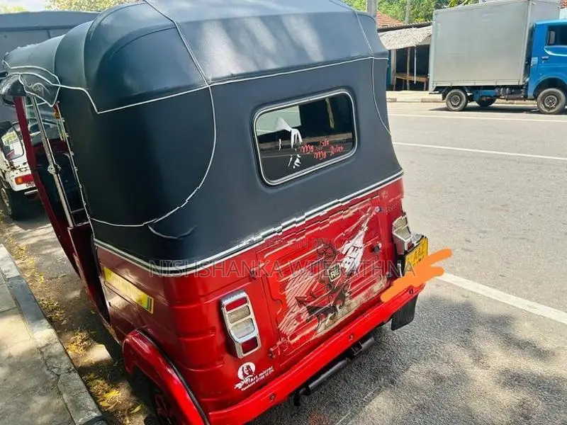 Bajaj RE 2015
