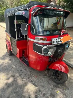 Bajaj RE 2015
