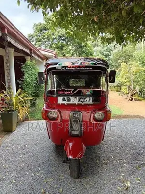 Bajaj RE 2012