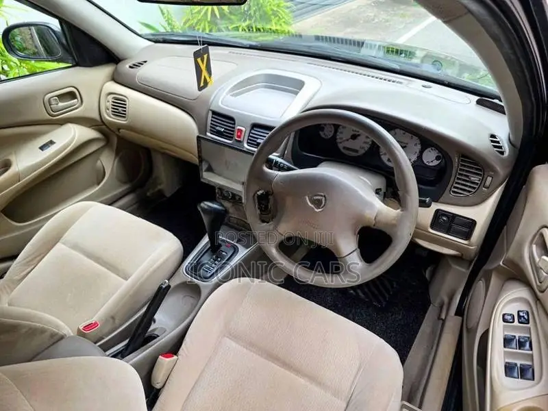 Nissan Sunny N17 Super Saloon 2010