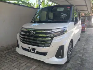 Toyota Roomy Custom G 2023