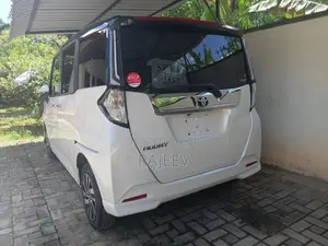 Toyota Roomy Custom G 2023