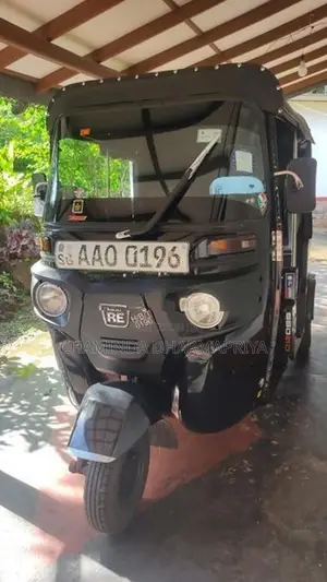 Bajaj RE 4strok 2014