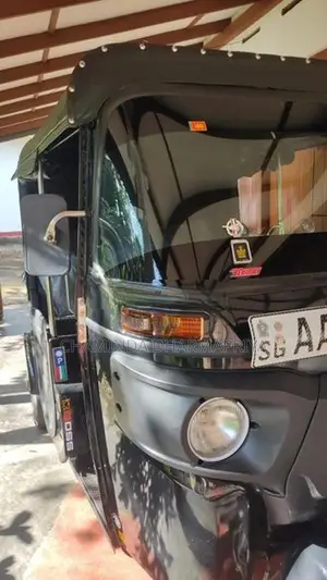 Bajaj RE 4strok 2014