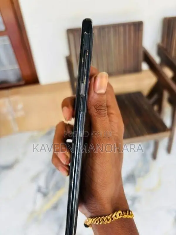 Samsung Galaxy A70 (Used)