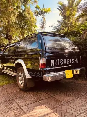 Mitsubishi L200 2005