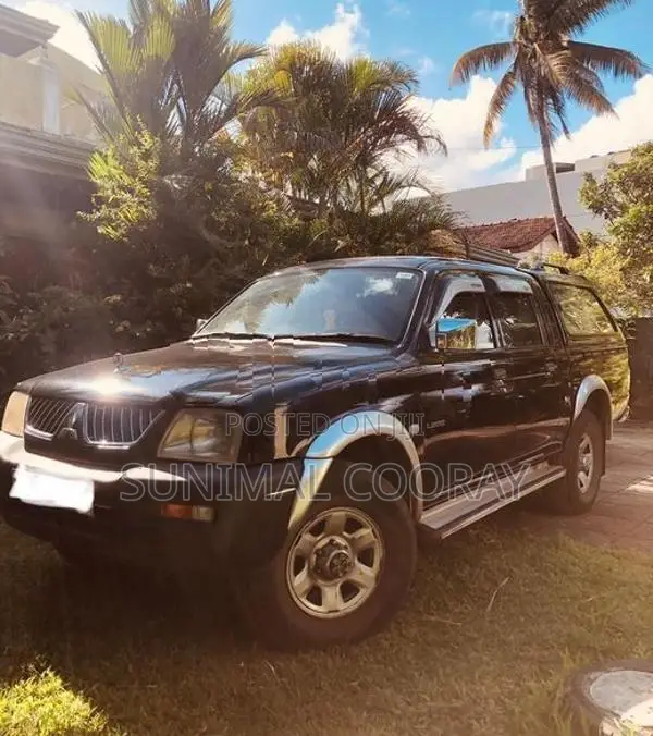 Mitsubishi L200 2005