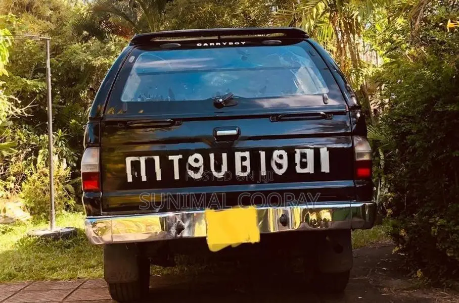 Mitsubishi L200 2005