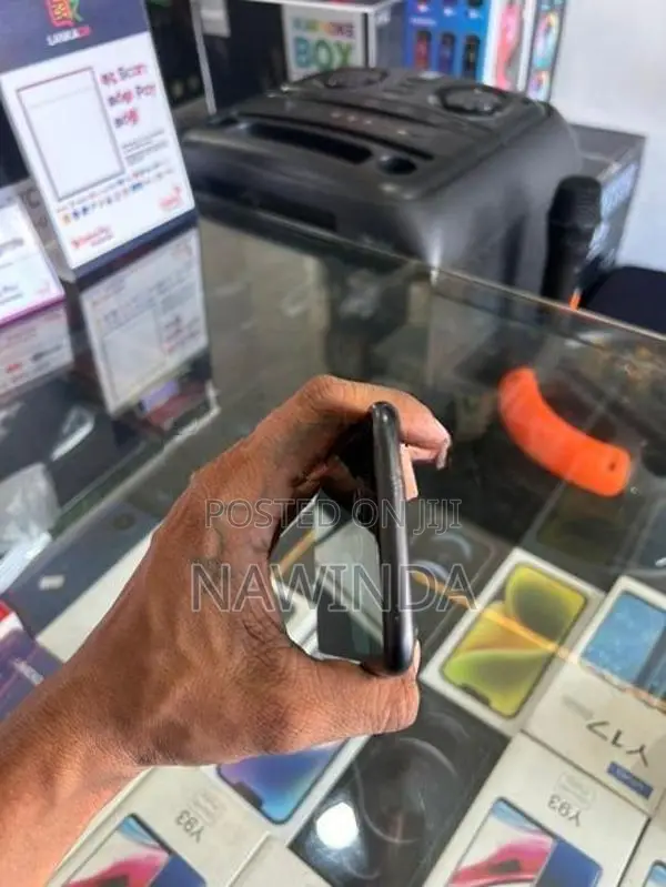 Apple iPhone XR (Used)