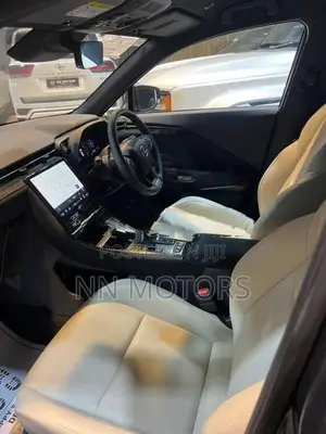 Lexus LBX Elegant 2 2024