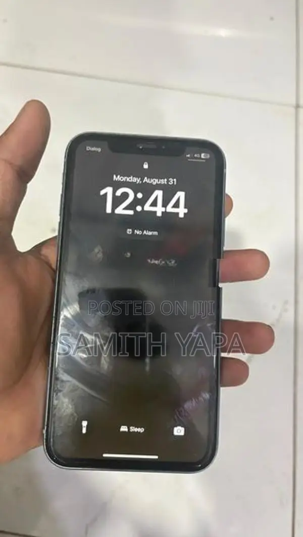 Apple iPhone XR (Used)