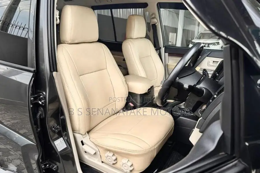 Mitsubishi Montero 2013