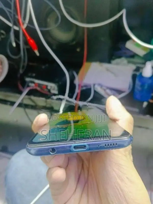 Samsung Galaxy A30 (Used)