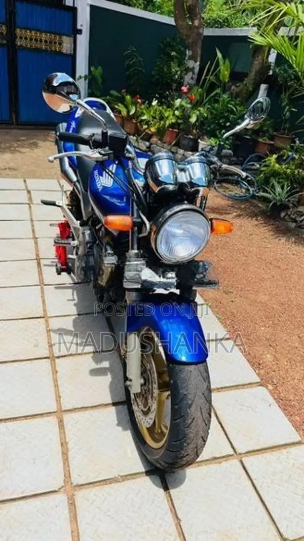 Honda Hornet 2024