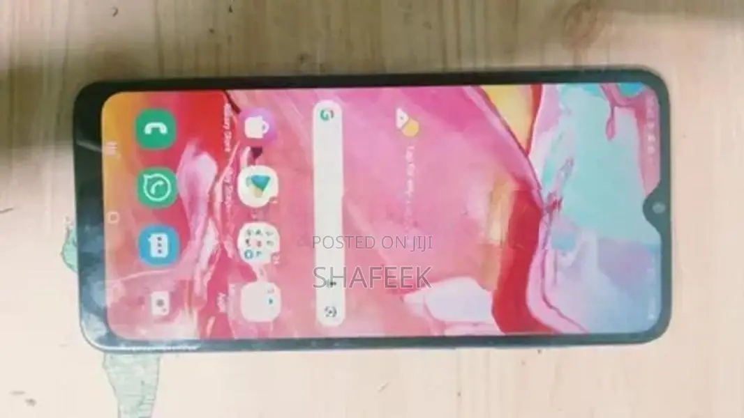 Samsung Galaxy A70 (Used)