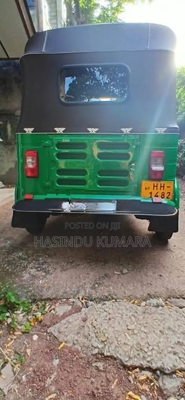 Bajaj RE 2003