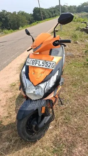 Honda Dio On Light 2017
