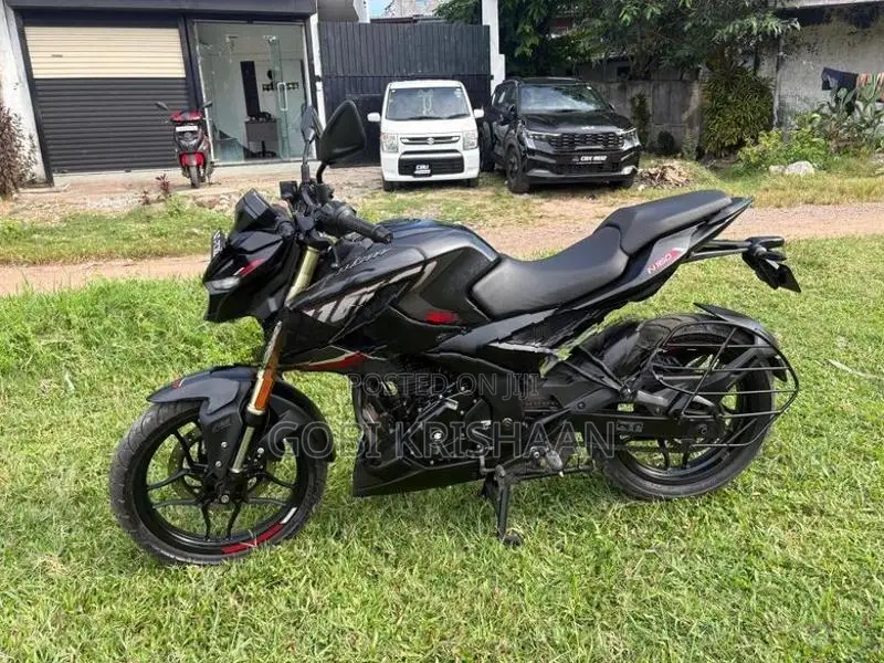 Bajaj Pulsar N160 2025