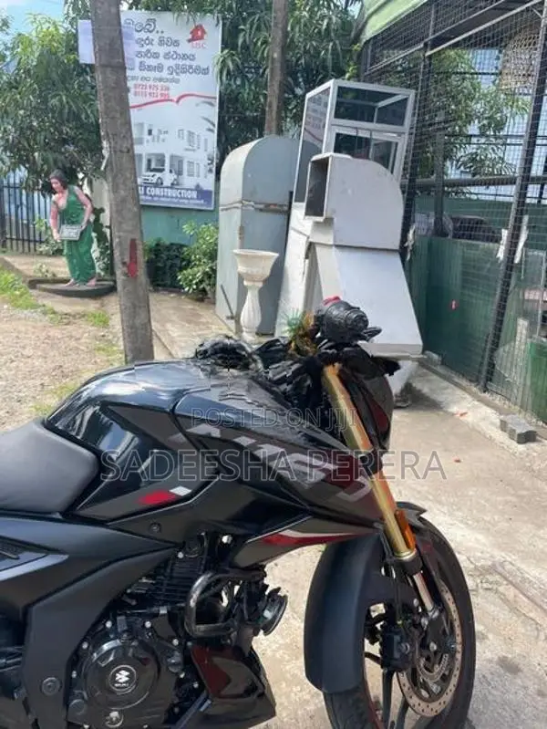 Bajaj Pulsar N160 2025