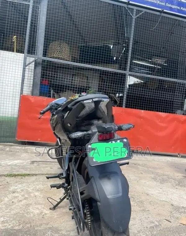 Bajaj Pulsar N160 2025