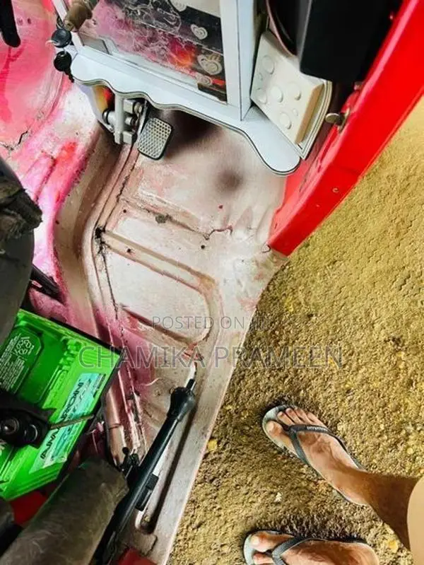 Bajaj RE 2015