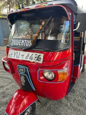 Bajaj RE 2011