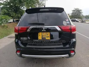 Mitsubishi Outlander Navi Premium 2015