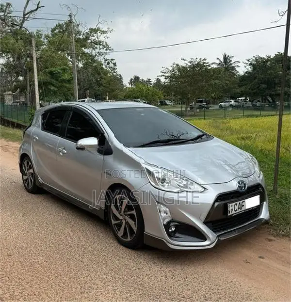 Toyota Aqua 2015