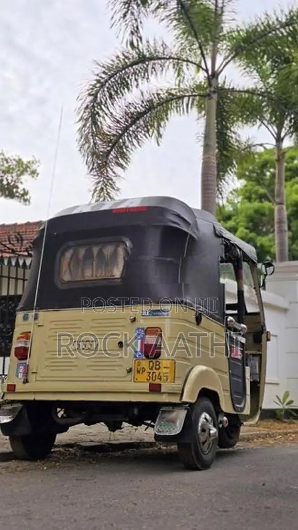 Bajaj RE 2005