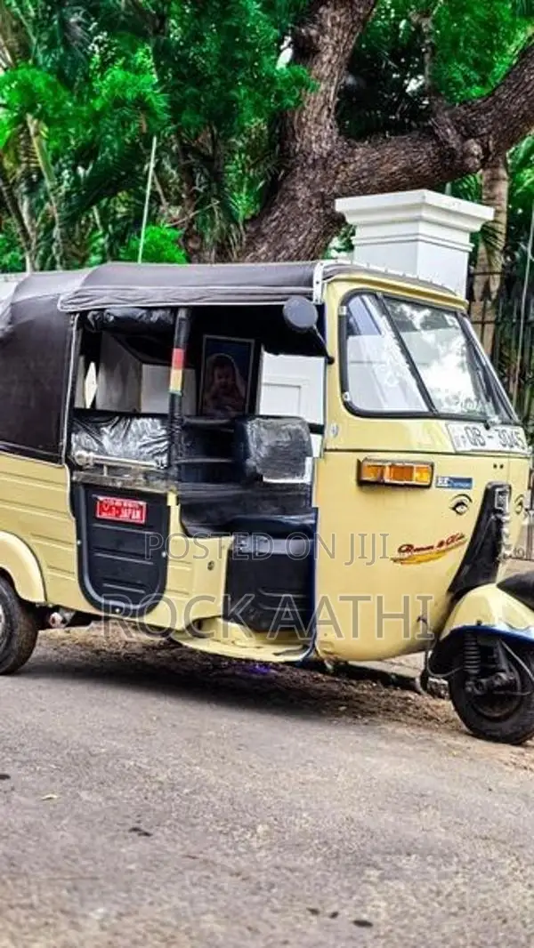 Bajaj RE 2005
