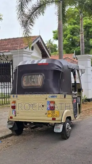 Bajaj RE 2005