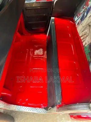 Bajaj RE 205 2012