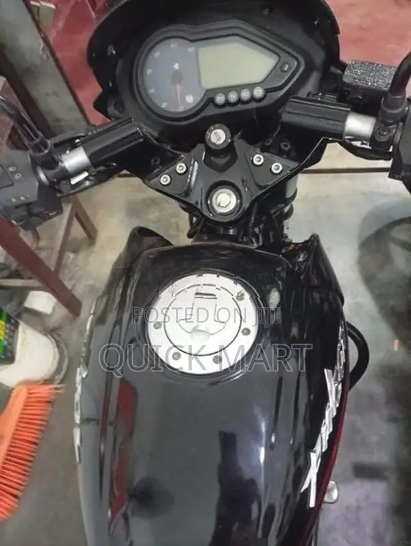 Bajaj Pulsar 150 2015