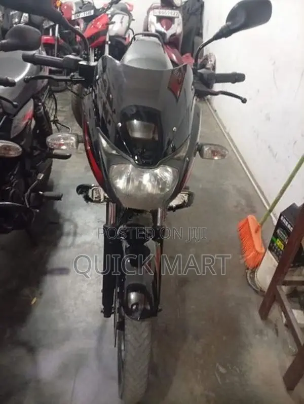 Bajaj Pulsar 150 2015