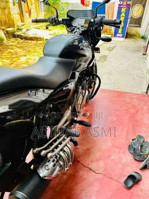 Bajaj Pulsar 150 2015